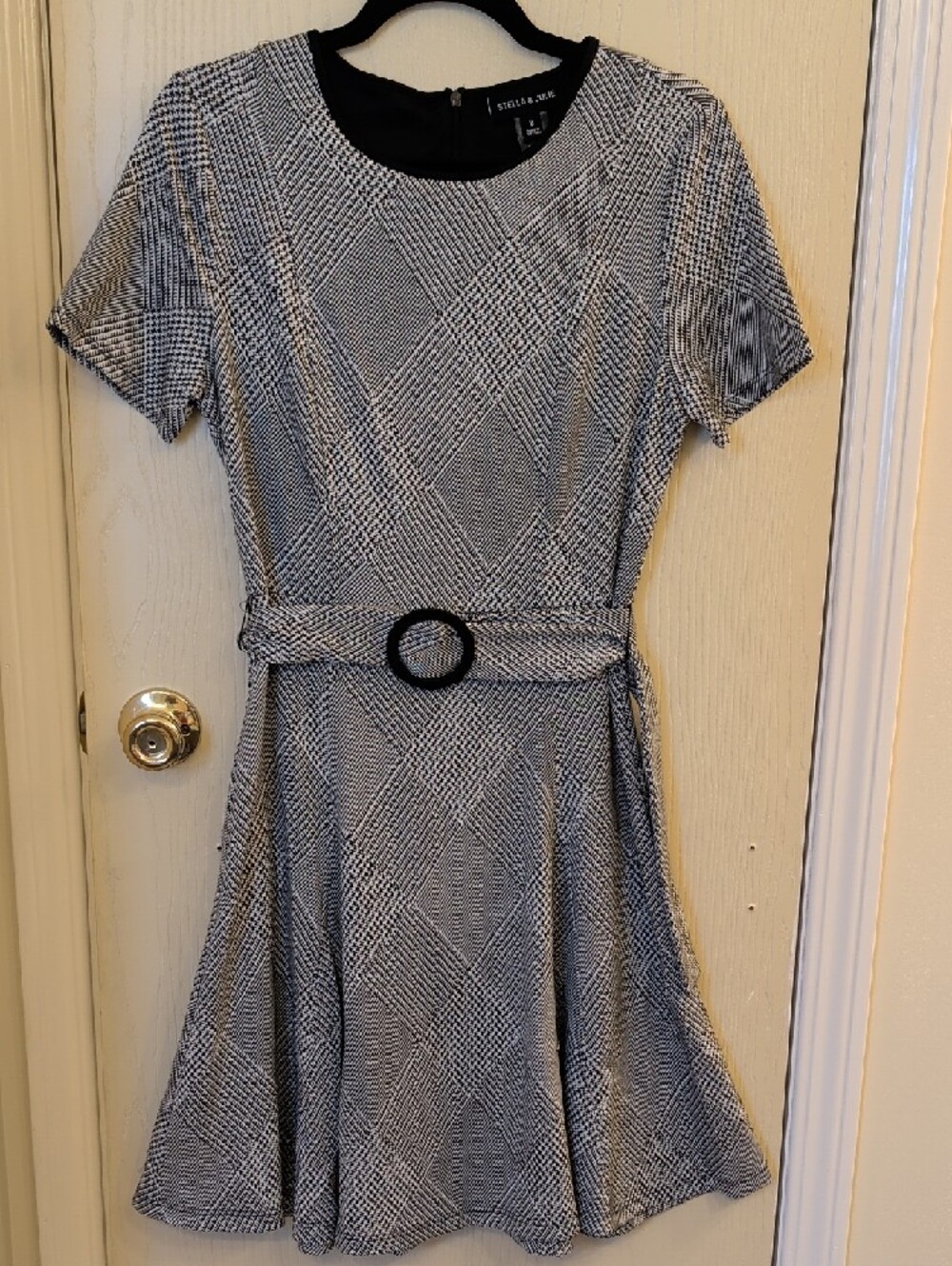 Stella & Julie Black & White Belted Fit-and-Flare Dress Size 8